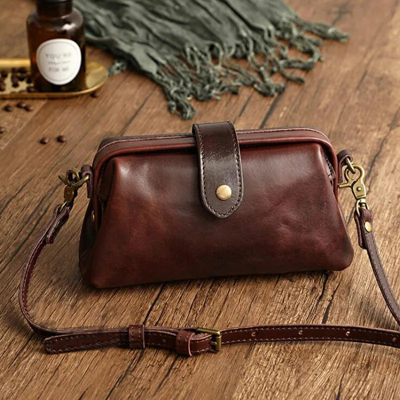 Compact Bag | Classic Design | Warm Cognac Color | Versatile Everyday Accessory