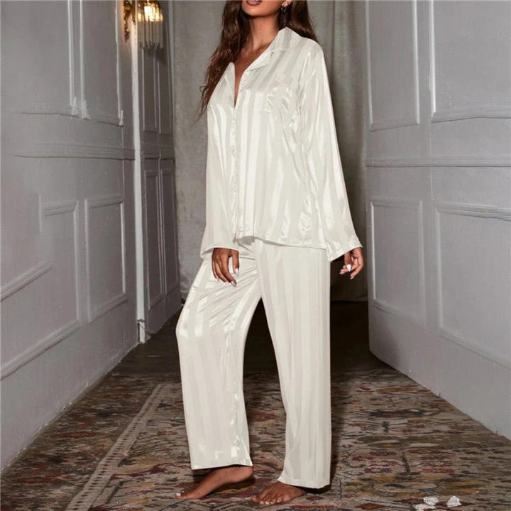 Loose Fit Women's Pajama Set | Comfortable Long Sleeve Design | Soft and Breathable Fabric