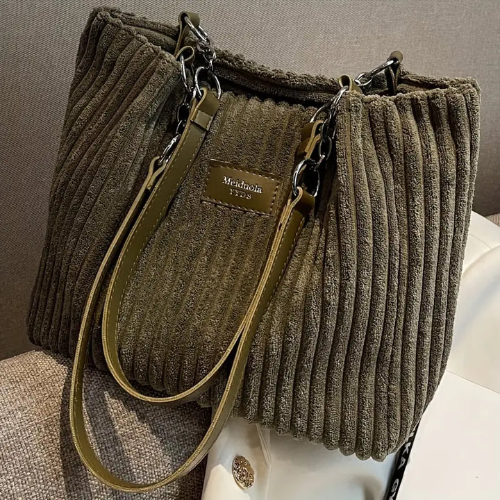 Ribbed Bag | Soft Texture | Chic Metal Chain Accent | Versatile Everyday Style