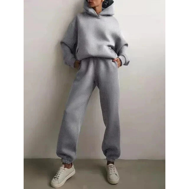 Oversized Training Set for Women | Comfortable Two-Piece Design | Perfect for Casual Wear | Soft and Breathable Fabric