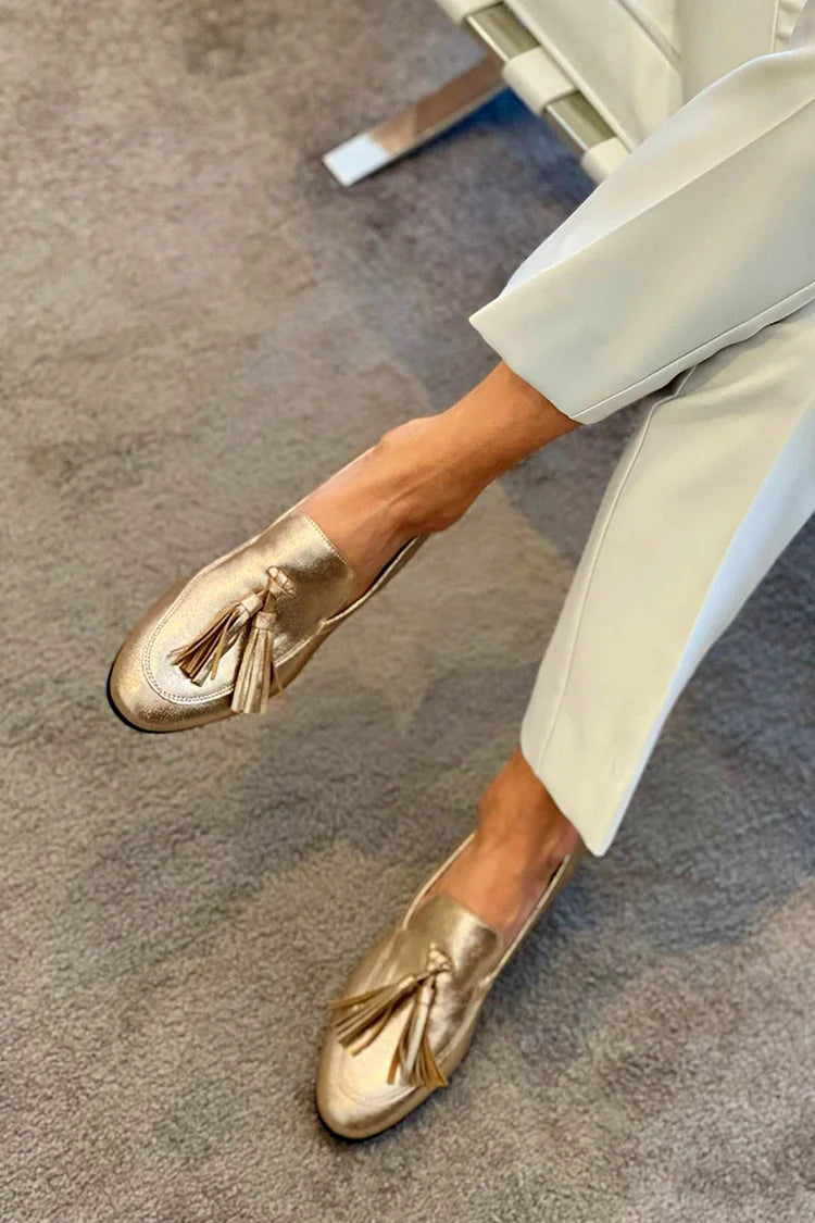 Moccasin Shoes | Elegant Tassels | Comfortable Fit | Classic Gold Design