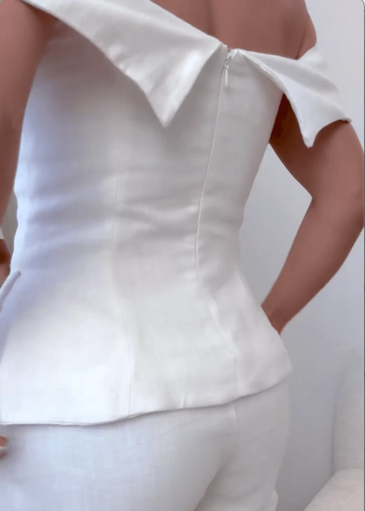 Two-Piece Suit | Elegant Design | Perfect for Professional and Formal Occasions | Classic Fit