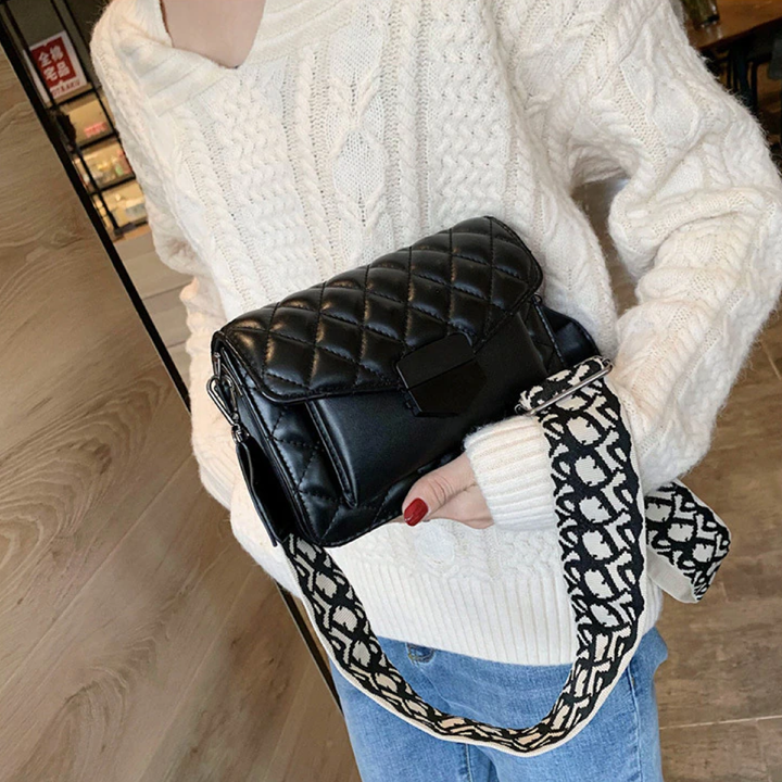 Luxury Shoulder Handbag | Chic Design | Perfect for Everyday Use | Premium Quality Material