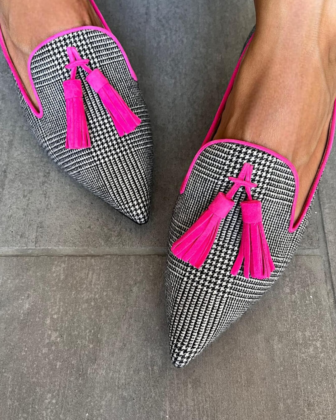 Pointed Loafers | Eye-Catching Fluo Fringes | Comfortable Fit | Versatile Casual Style