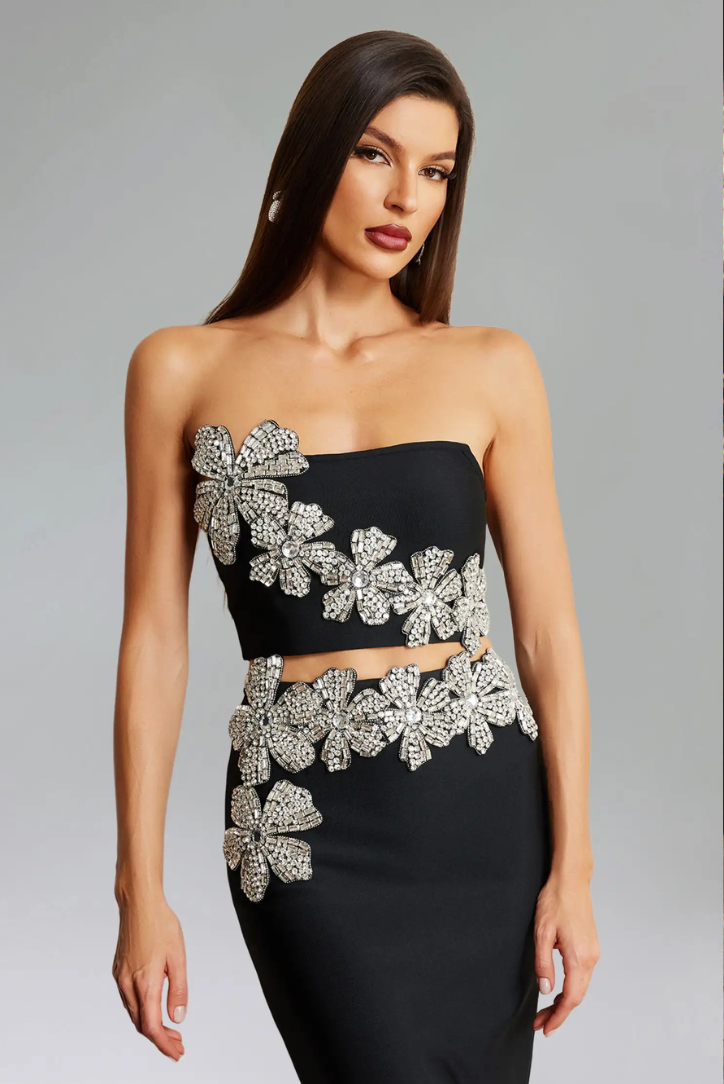 Maxi Crystal Set | Elegant Design | Perfect for Special Occasions | Luxurious Material