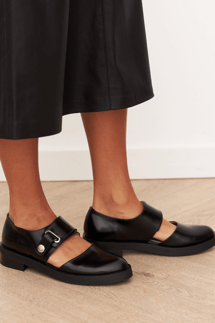 Loafers | Black Buckle Design | Comfortable and Versatile | Classic Leather Style