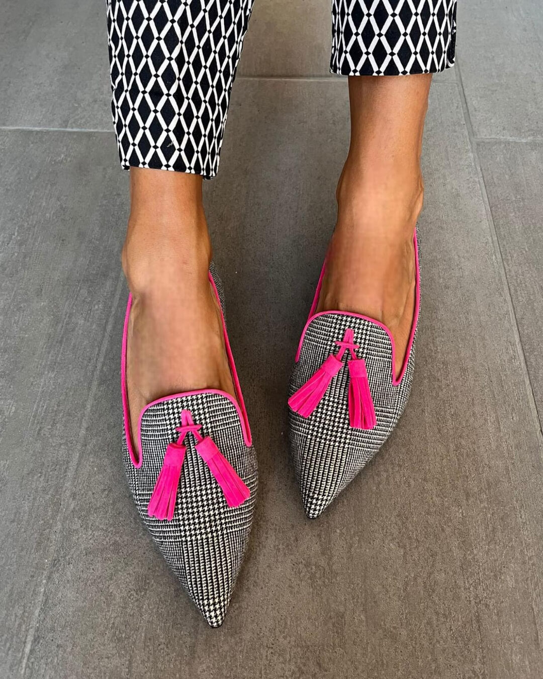 Pointed Loafers | Eye-Catching Fluo Fringes | Comfortable Fit | Versatile Casual Style