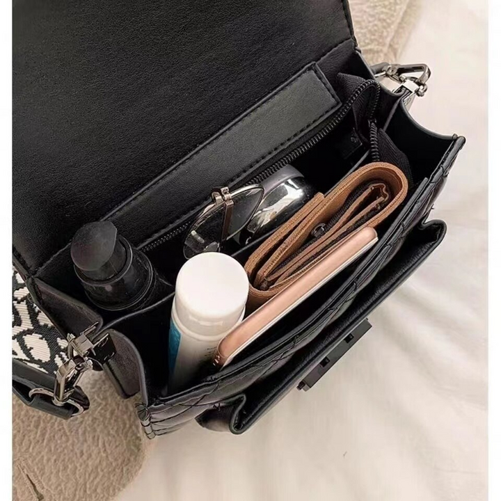Luxury Shoulder Handbag | Chic Design | Perfect for Everyday Use | Premium Quality Material