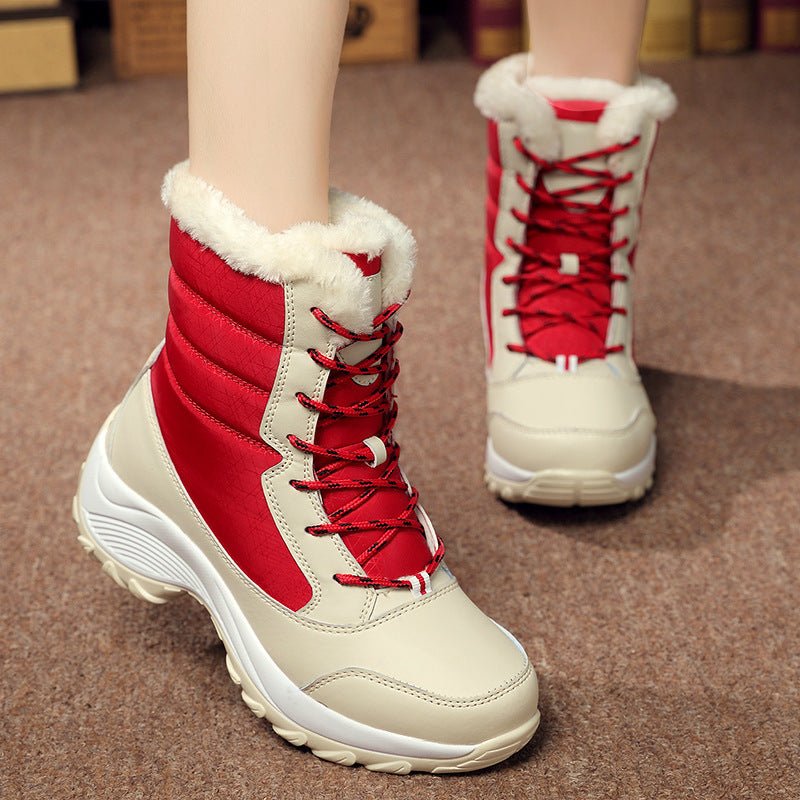 Women's round toe winter boots with plush lined interior
