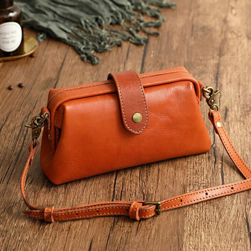 Compact Bag | Classic Design | Warm Cognac Color | Versatile Everyday Accessory