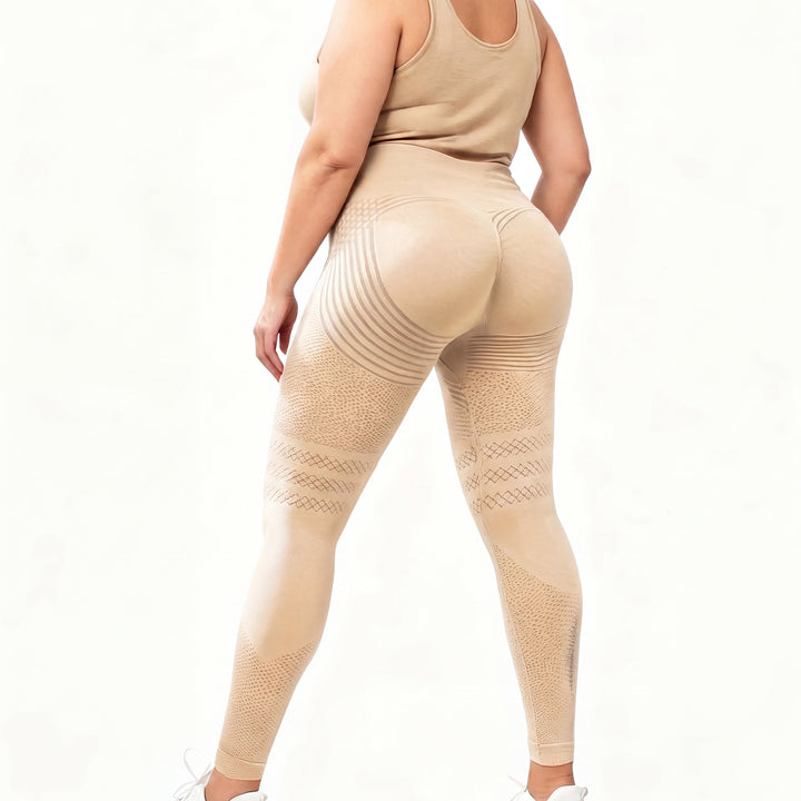 Woman wearing black anti-cellulite sculpting leggings