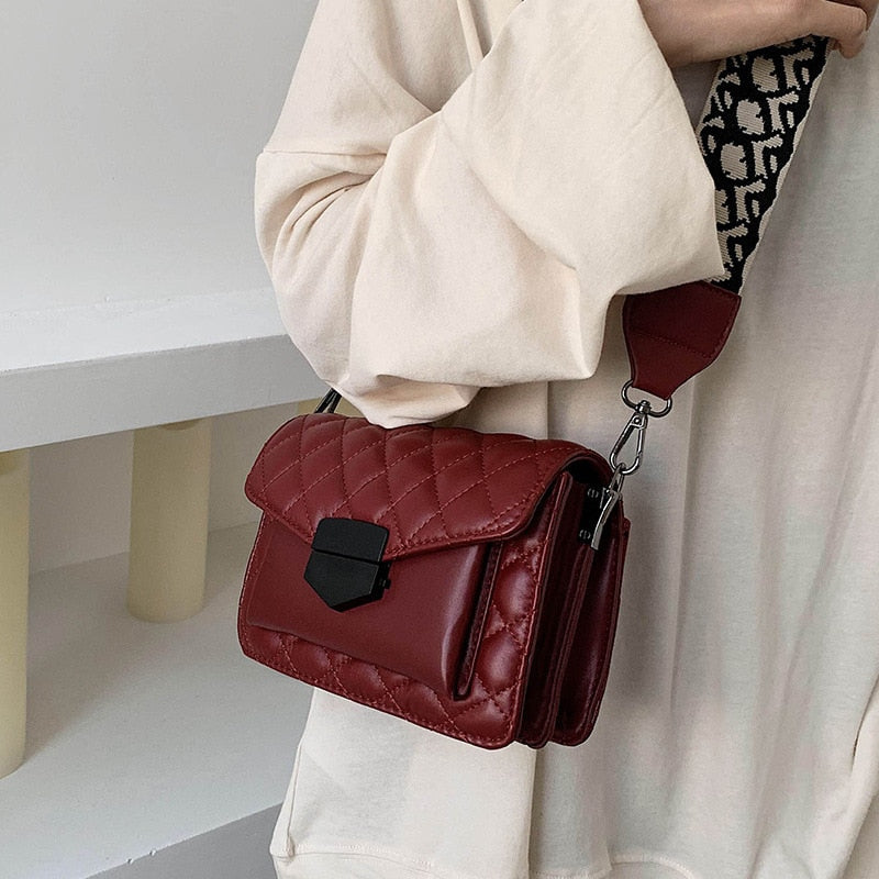 Luxury Shoulder Handbag | Chic Design | Perfect for Everyday Use | Premium Quality Material