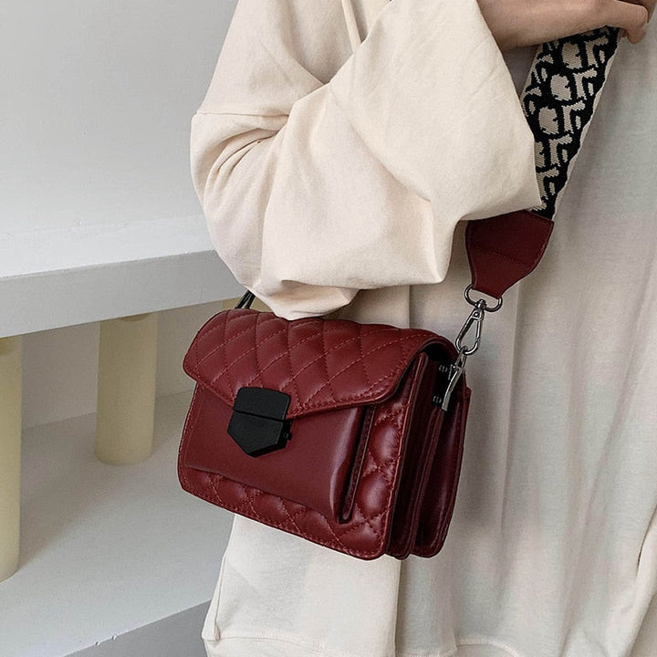 Luxury Shoulder Handbag | Chic Design | Perfect for Everyday Use | Premium Quality Material