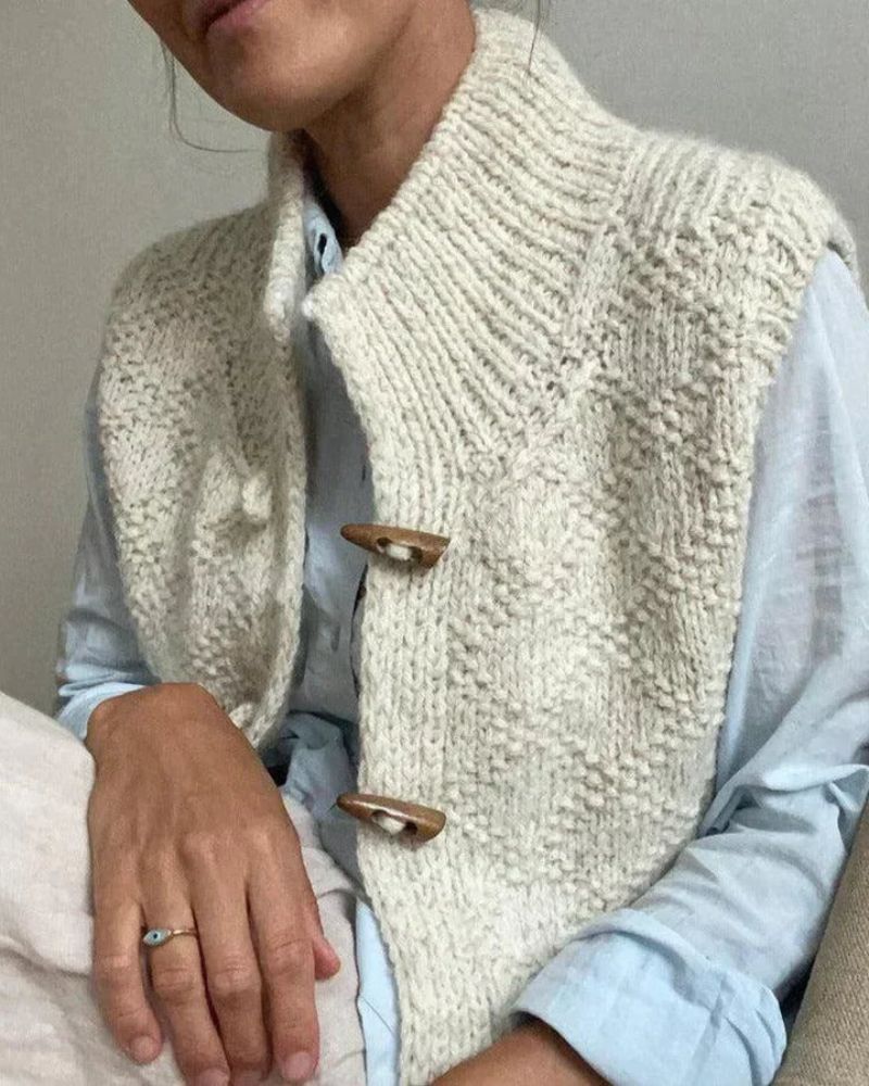 Women's sleeveless knit vest for layering outfits