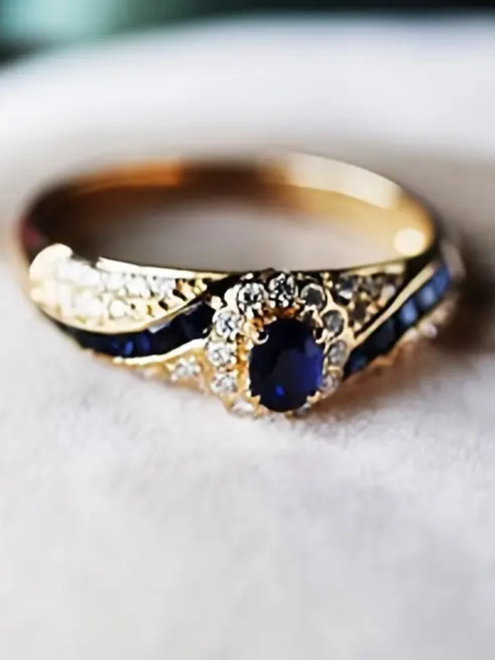 Sandy Sapphire Ring | Stunning Blue Gemstone | Elegant Design | Sterling Silver Setting