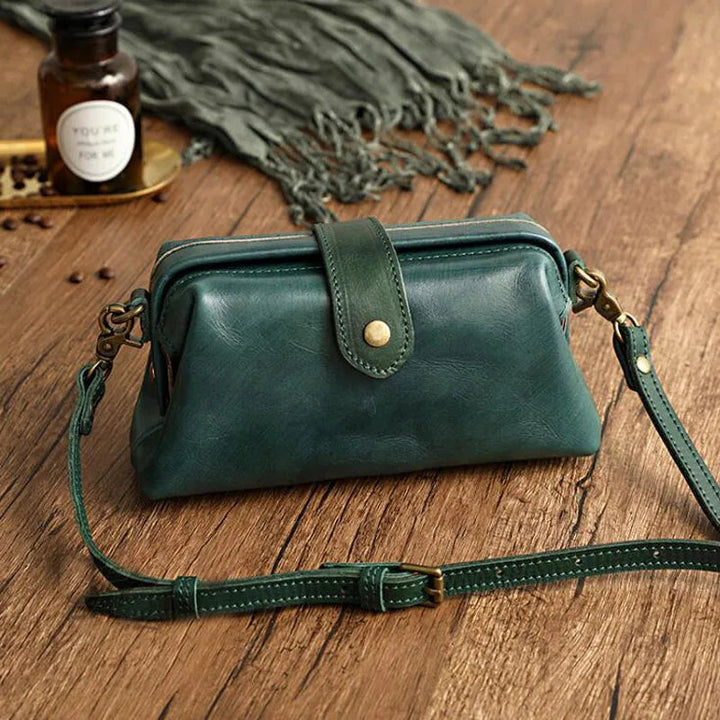 Compact Bag | Classic Design | Warm Cognac Color | Versatile Everyday Accessory