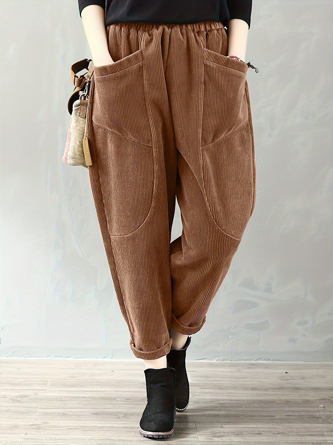 Loose-Fit Women's Corduroy Pants | Functional Pockets | Comfortable Everyday Wear | Soft Cotton Blend