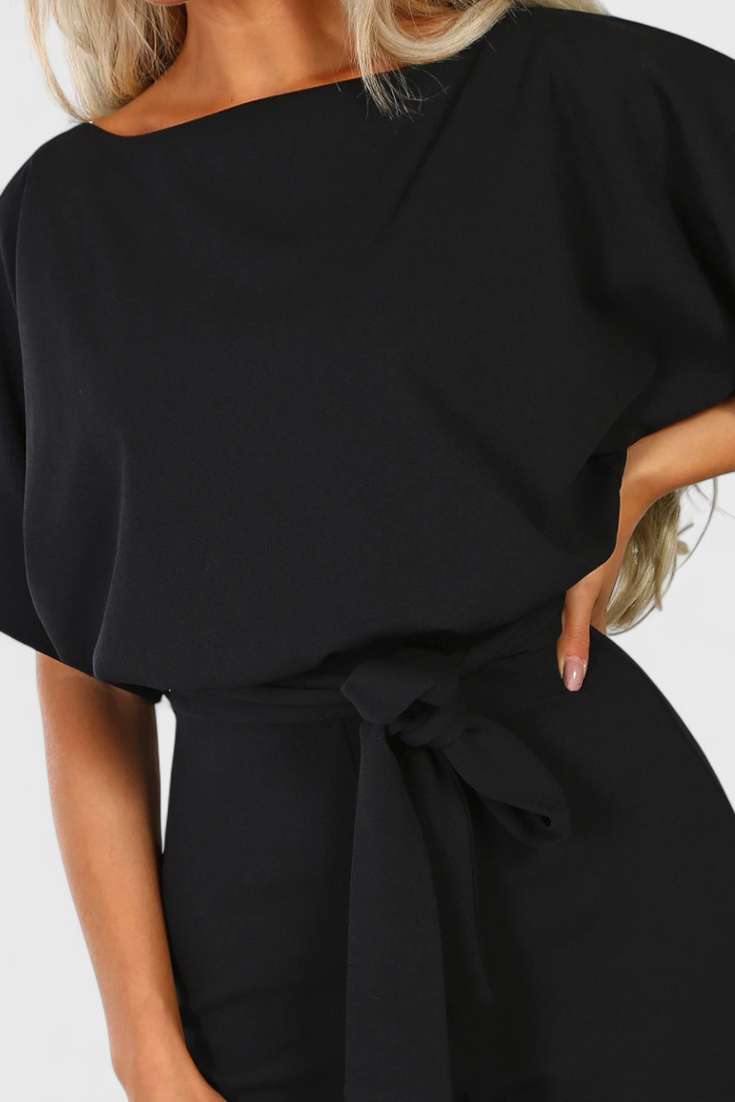 Wide-Cut Fluid Jumpsuit | Elegant Silhouette | Perfect for Any Occasion | Comfortable and Versatile Design