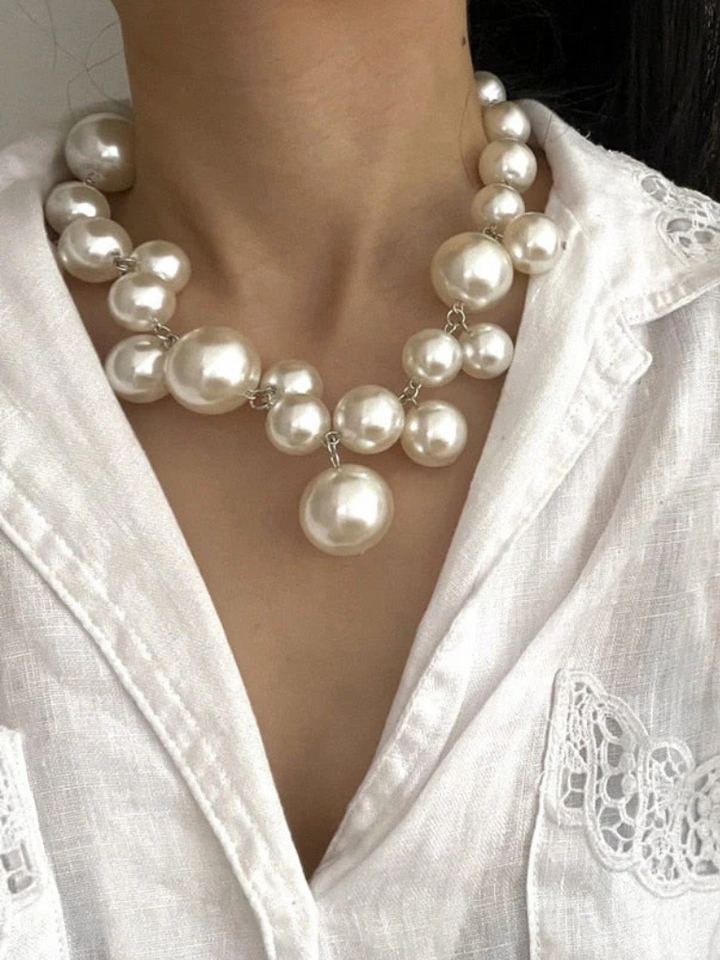 Bold Pearl Necklace | Elegant Design | Perfect for Any Occasion | Classic Style