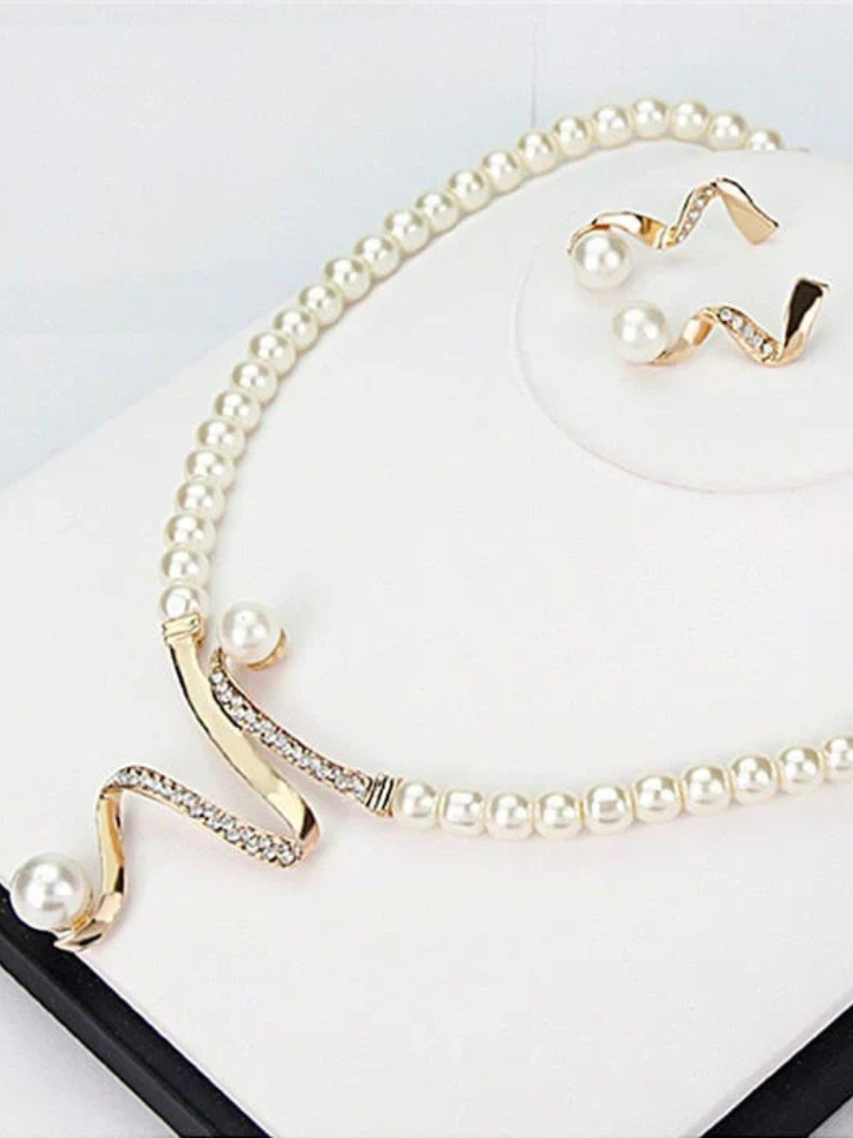 Pearl Jewelry Set | Elegant Design | Perfect for Special Occasions | Classic White Pearls