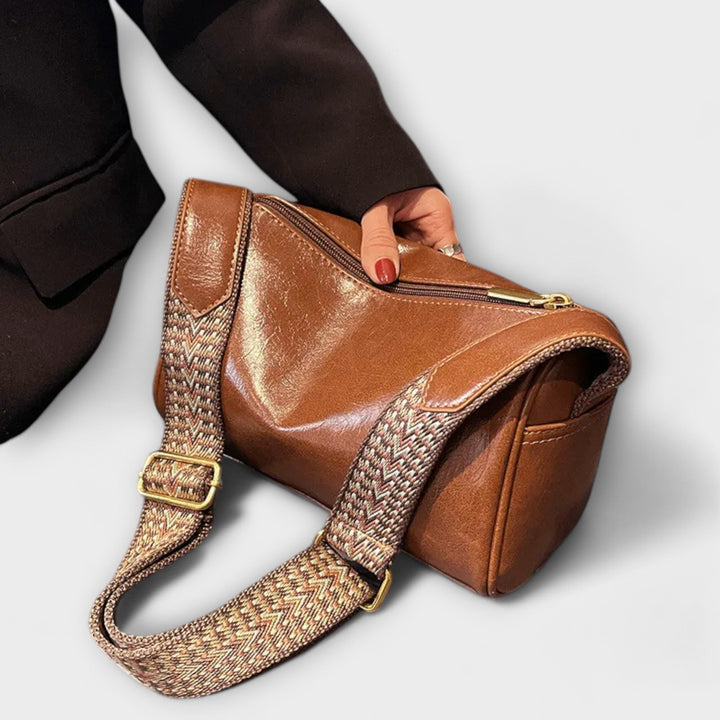 Vintage Crossbody Bag | Chic Design | Perfect for Everyday Use | Durable Fabric