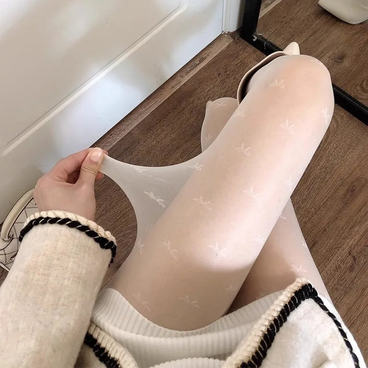 Stylish women's tights in heart and dot style