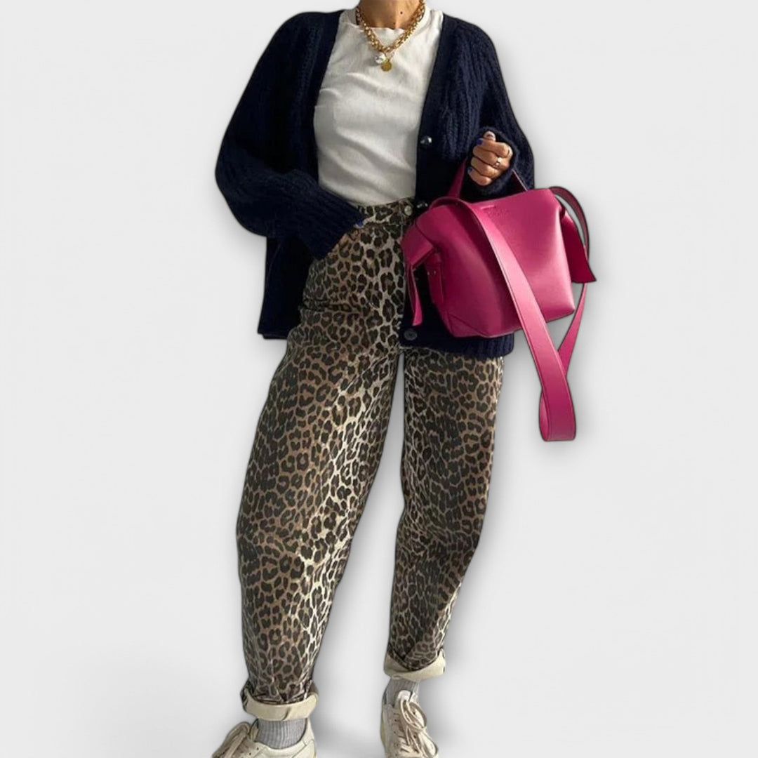 Vintage Jeans | Classic High-Waisted Fit | Timeless Style for Everyday Wear | Durable Denim Material