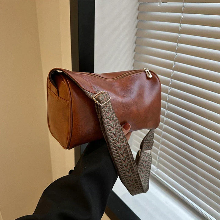 Shoulder Bag | Modern Strap Design | Versatile for Everyday Use | Chic and Functional Style