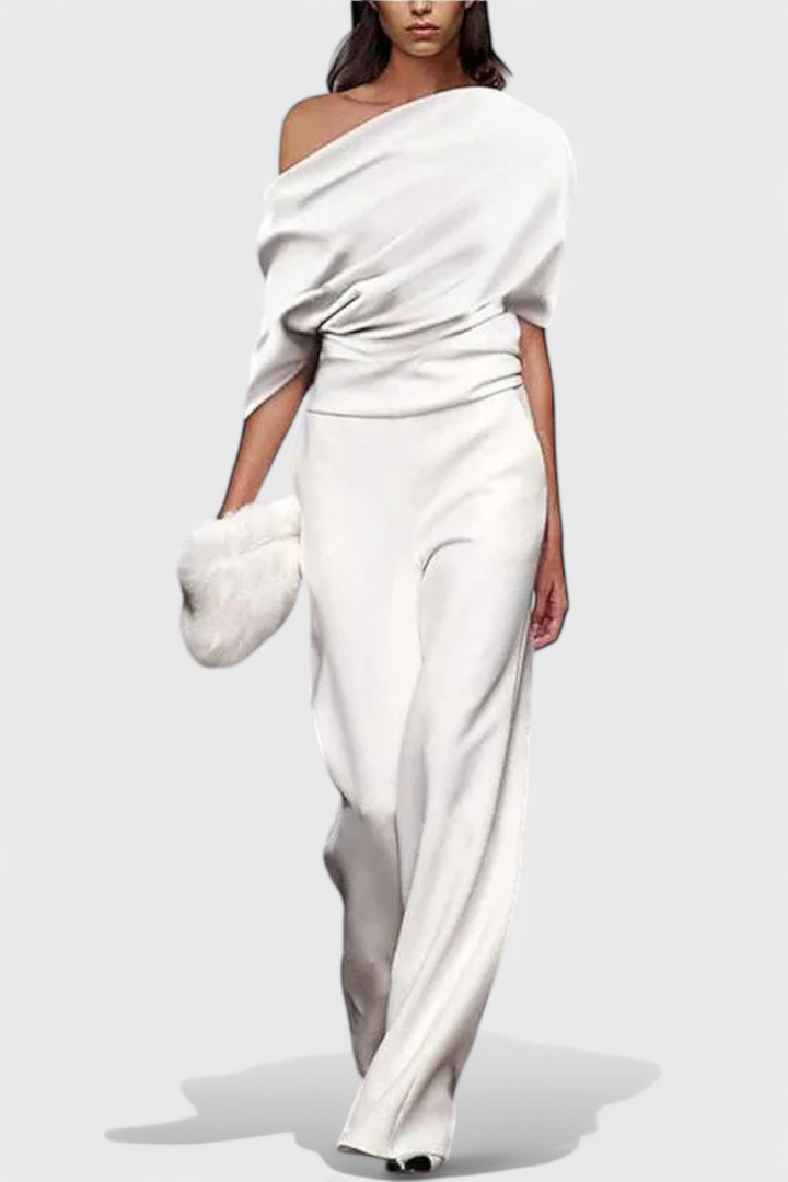 Wide-Leg Fluid Jumpsuit | Flattering Silhouette | Effortless Style | Perfect for Any Occasion