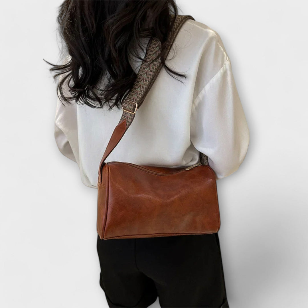 Vintage Crossbody Bag | Chic Design | Perfect for Everyday Use | Durable Fabric