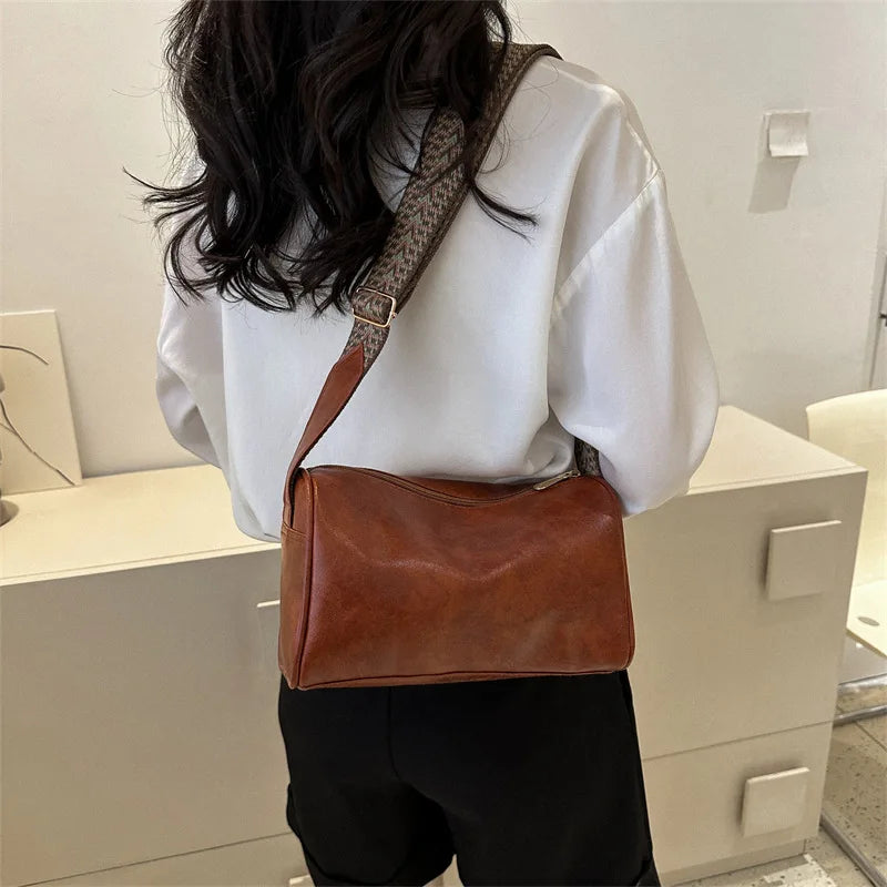 Shoulder Bag | Modern Strap Design | Versatile for Everyday Use | Chic and Functional Style