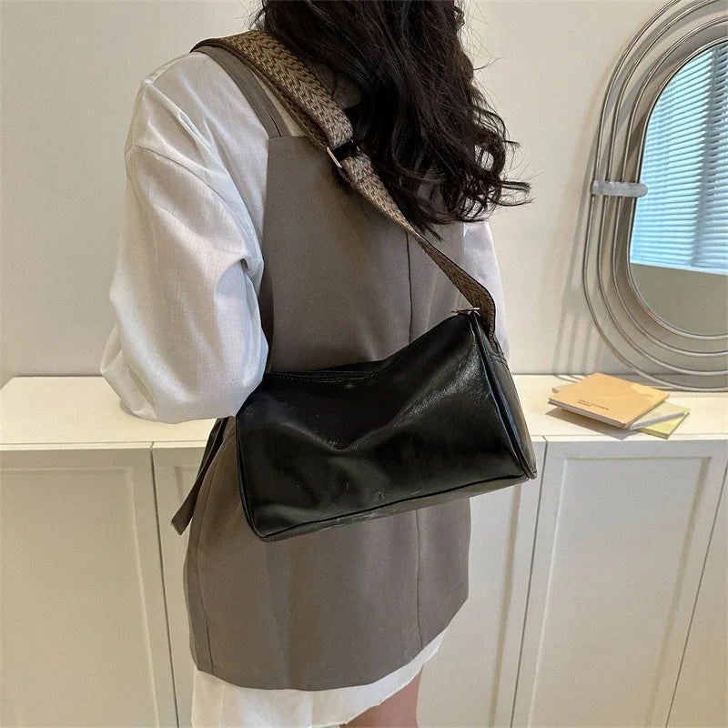 Shoulder Bag | Modern Strap Design | Versatile for Everyday Use | Chic and Functional Style