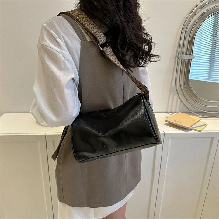 Shoulder Bag | Modern Strap Design | Versatile for Everyday Use | Chic and Functional Style