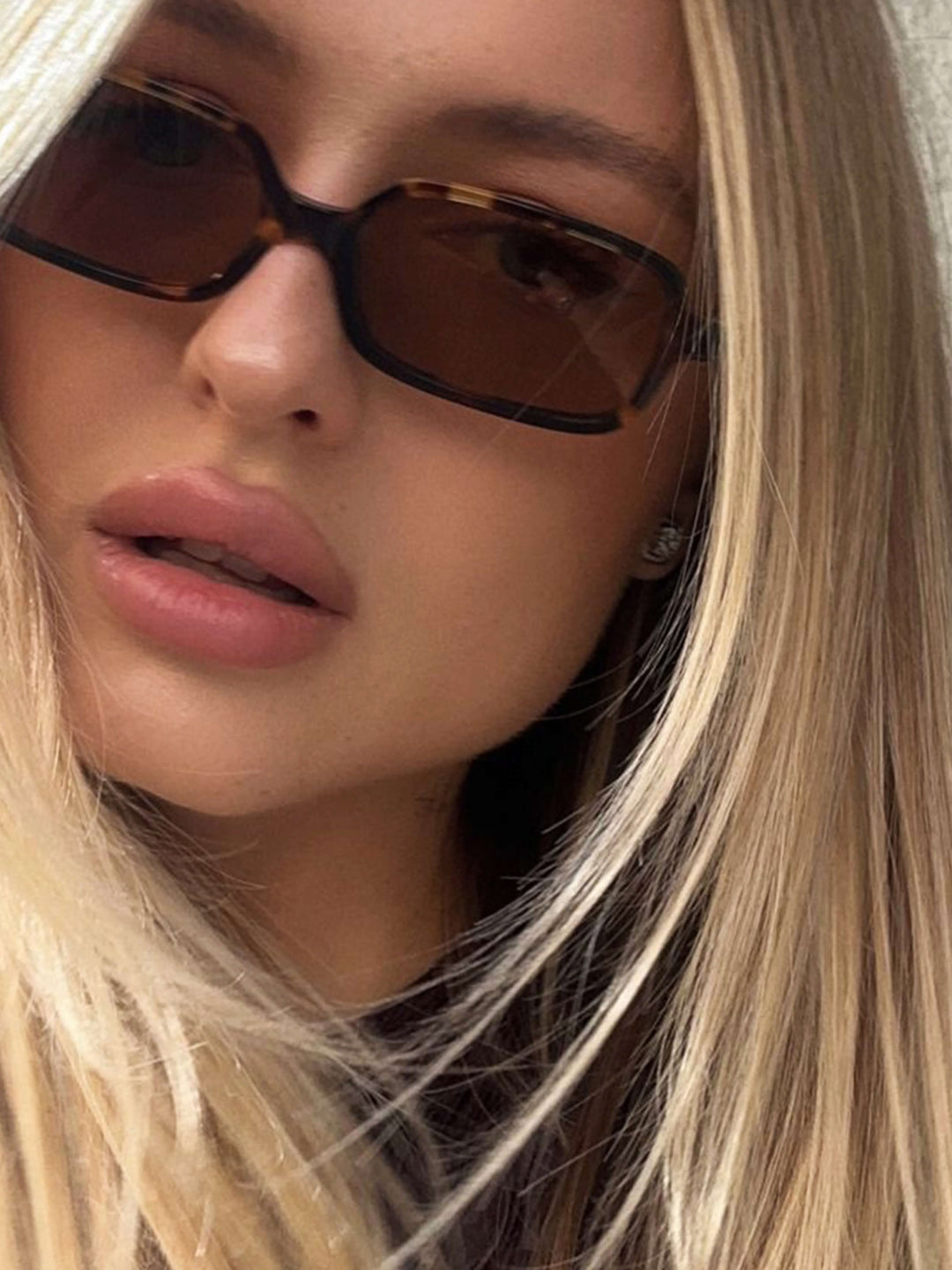 Sunglasses | Glamorous Design | UV Protection | Fashionable Oversized Style