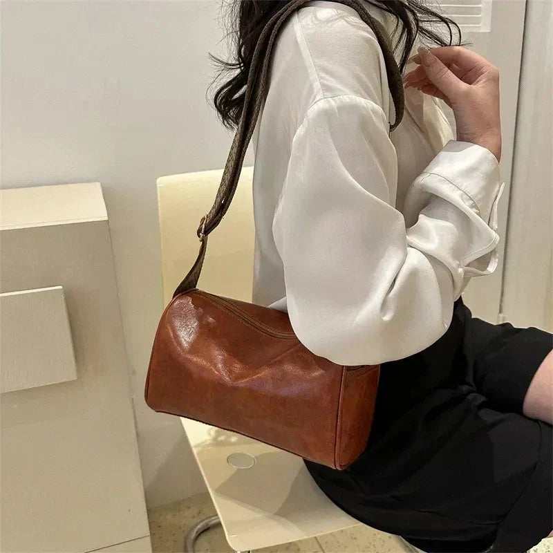 Shoulder Bag | Modern Strap Design | Versatile for Everyday Use | Chic and Functional Style