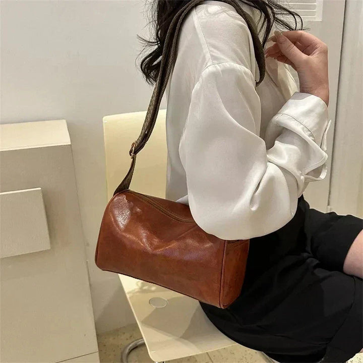 Shoulder Bag | Modern Strap Design | Versatile for Everyday Use | Chic and Functional Style