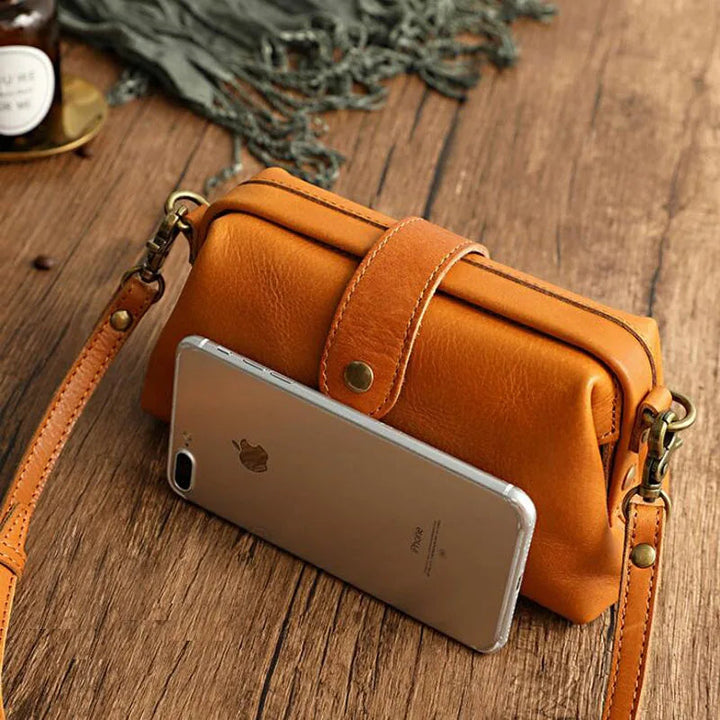 Compact Bag | Classic Design | Warm Cognac Color | Versatile Everyday Accessory