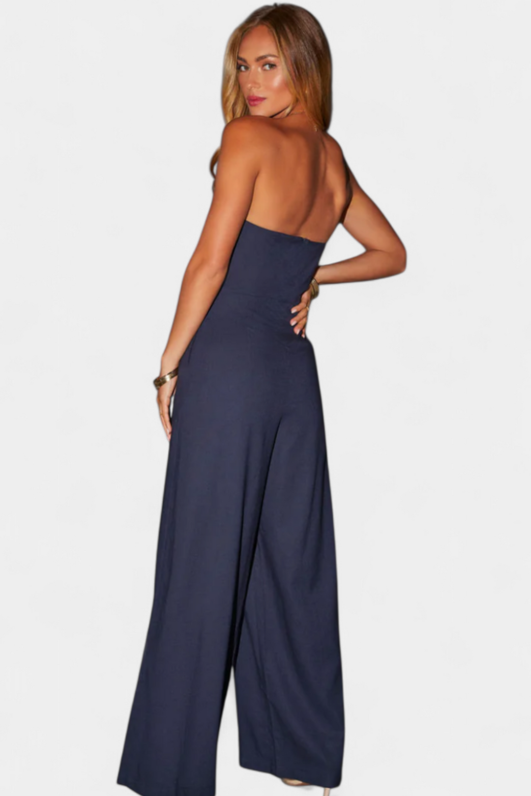 Sleeveless Jumpsuit | Structured Neckline | Flattering Wide-Leg Design | Perfect for Any Occasion