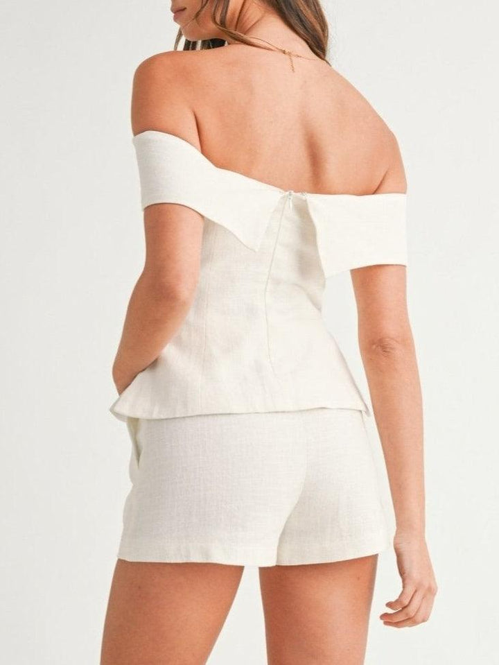 Two-Piece Suit | Elegant Design | Perfect for Professional and Formal Occasions | Classic Fit