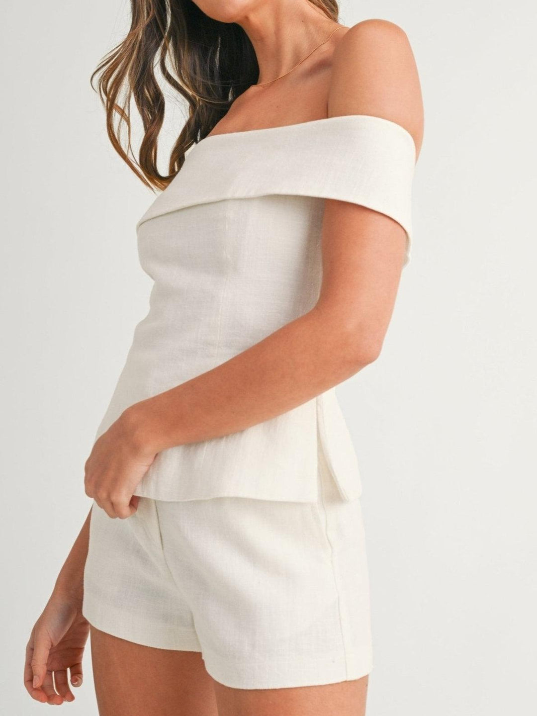 Two-Piece Suit | Elegant Design | Perfect for Professional and Formal Occasions | Classic Fit