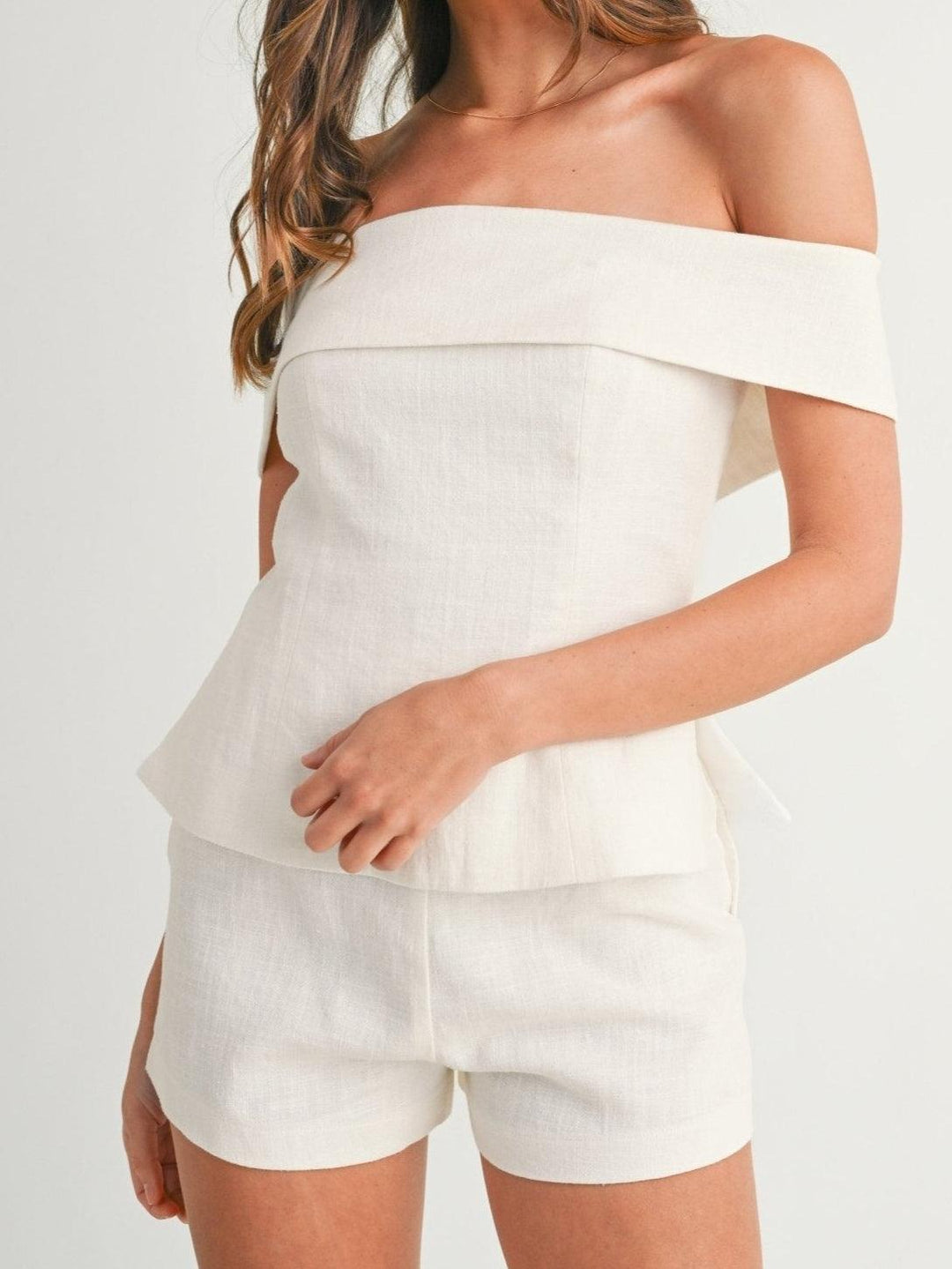 Two-Piece Suit | Elegant Design | Perfect for Professional and Formal Occasions | Classic Fit