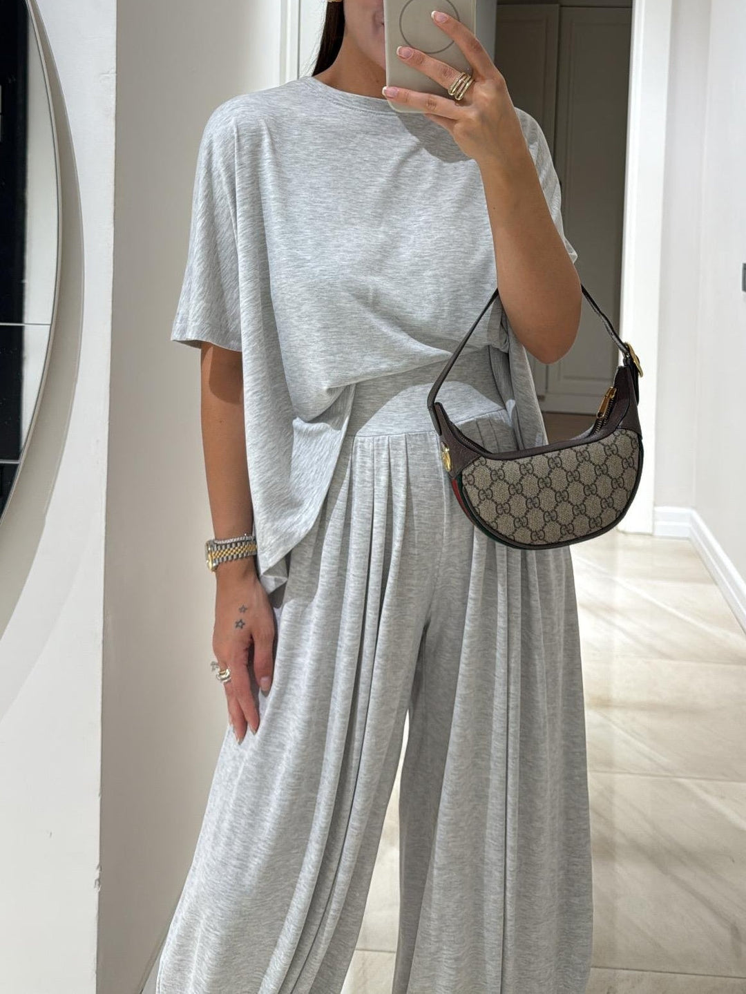 Casual Top and Wide-Leg Pants Set | Comfortable Fit | Versatile Outfit for Everyday Wear | Soft Fabric