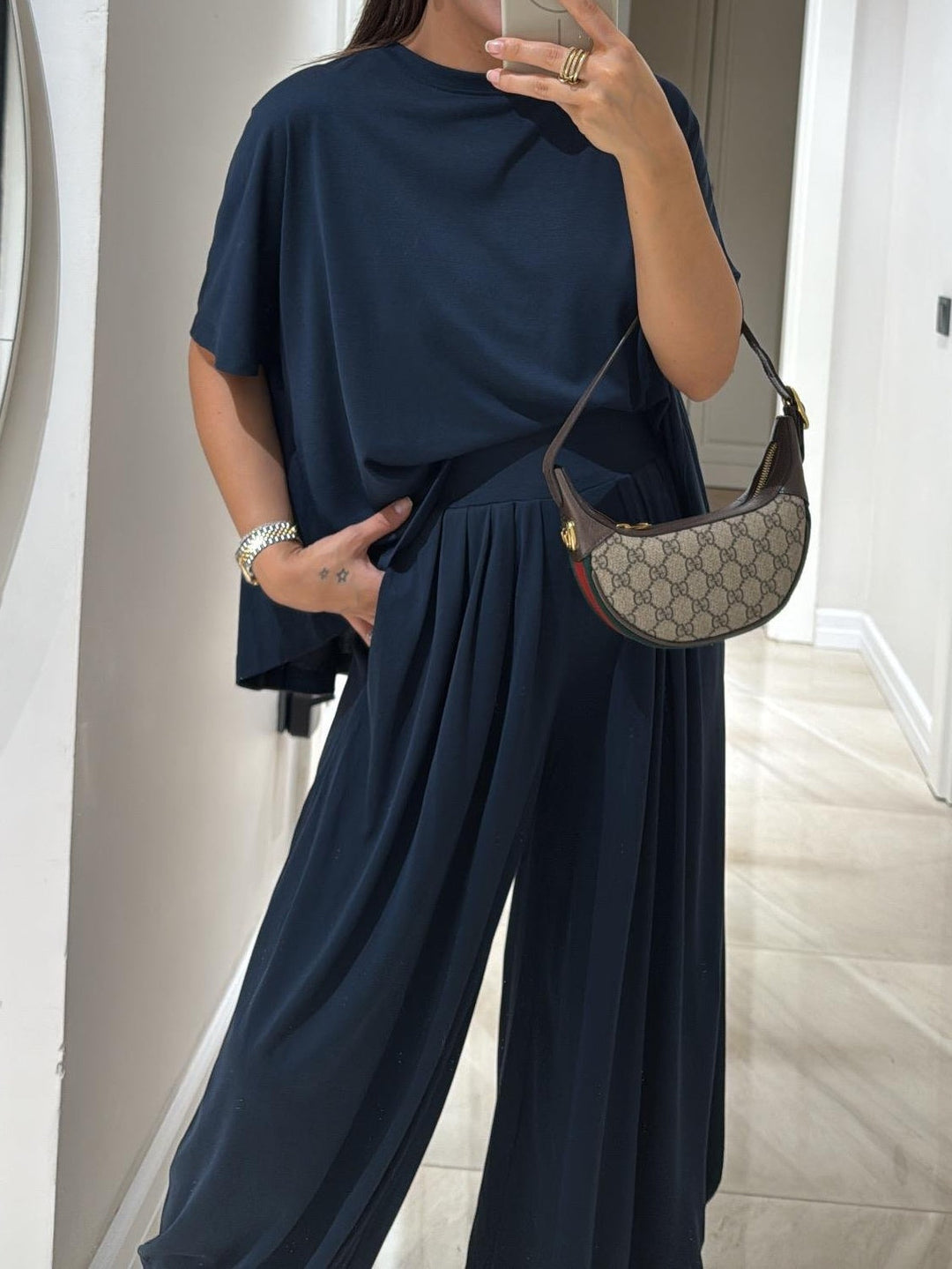 Casual Top and Wide-Leg Pants Set | Comfortable Fit | Versatile Outfit for Everyday Wear | Soft Fabric