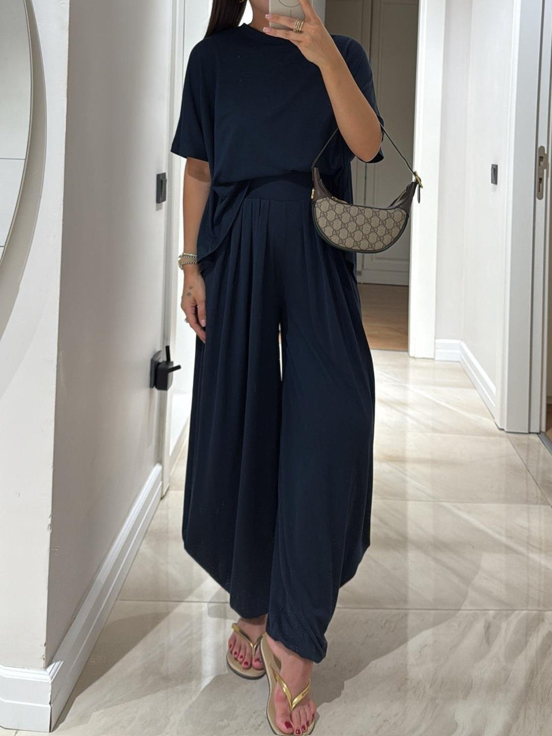 Casual Top and Wide-Leg Pants Set | Comfortable Fit | Versatile Outfit for Everyday Wear | Soft Fabric