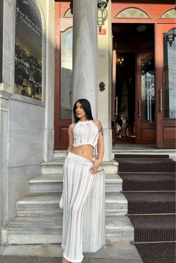 Ivory Set | Elegant Design | Perfect for Any Occasion | Soft and Comfortable Fabric