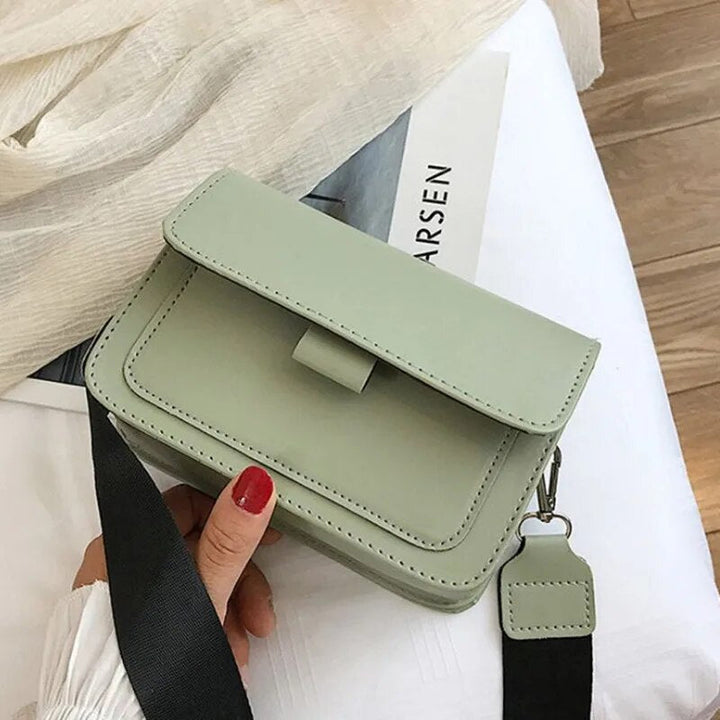 Streamlined Bag | Modern Elegance | Versatile Design for Everyday Use | Chic and Functional Style