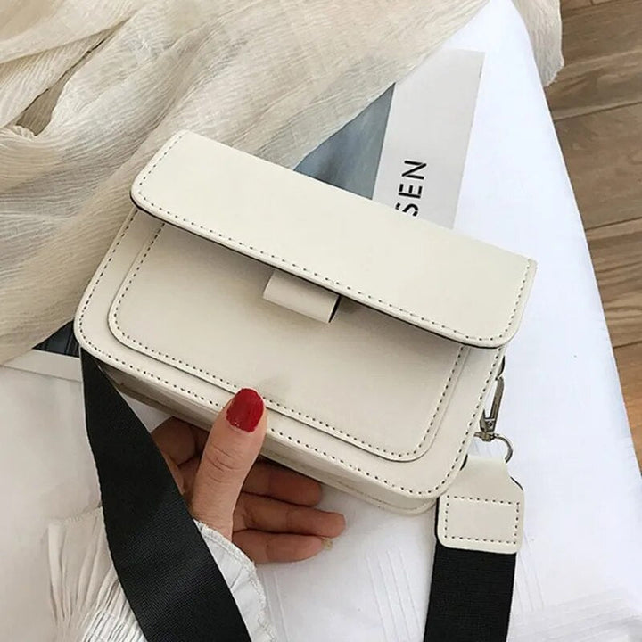 Streamlined Bag | Modern Elegance | Versatile Design for Everyday Use | Chic and Functional Style