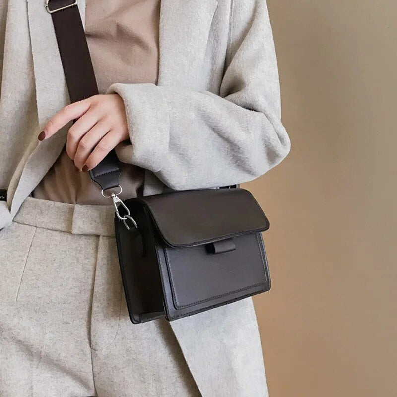 Streamlined Bag | Modern Elegance | Versatile Design for Everyday Use | Chic and Functional Style