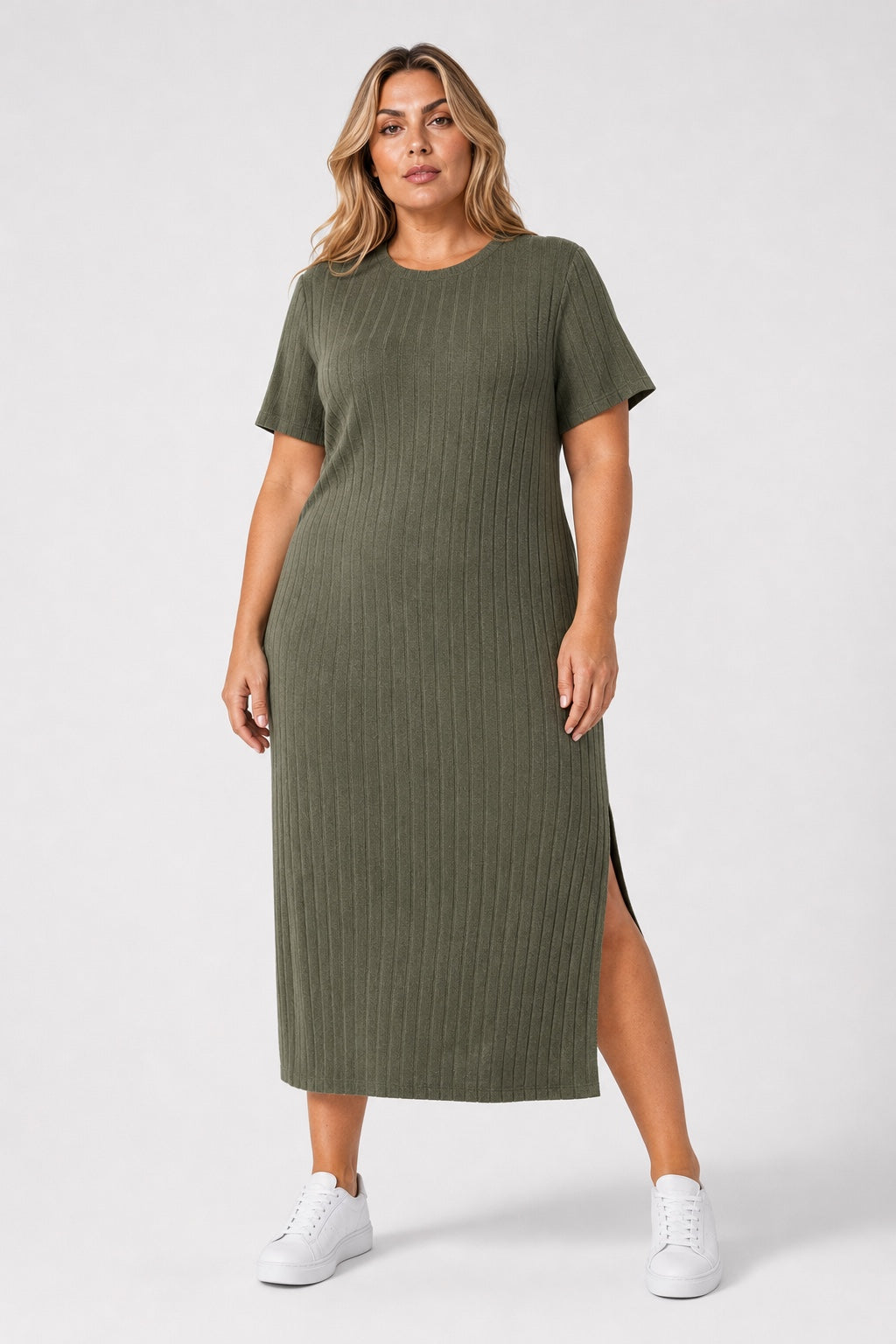 Harper Ribbed Casual Dress in green – front view on a model