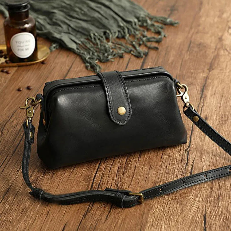 Compact Bag | Classic Design | Warm Cognac Color | Versatile Everyday Accessory